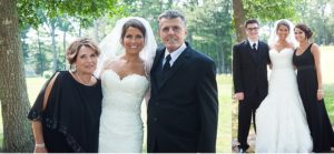 photos of bride with parents and family