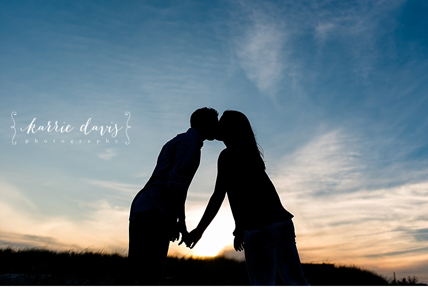 sunset photo idea for engagement photos