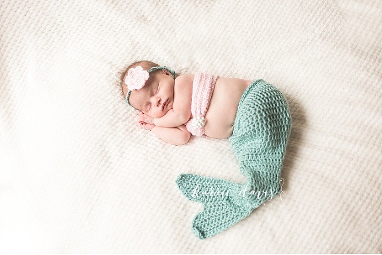 mermaid outfit for newborn baby- what an unique idea for newborn photos