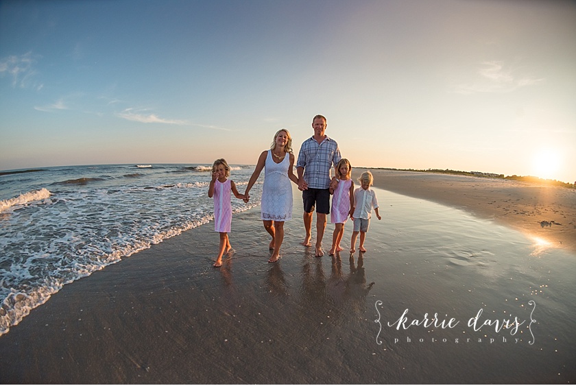 Sunset family photos in NJ beach