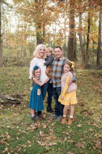 Fall photos outfit ideas for a family of five